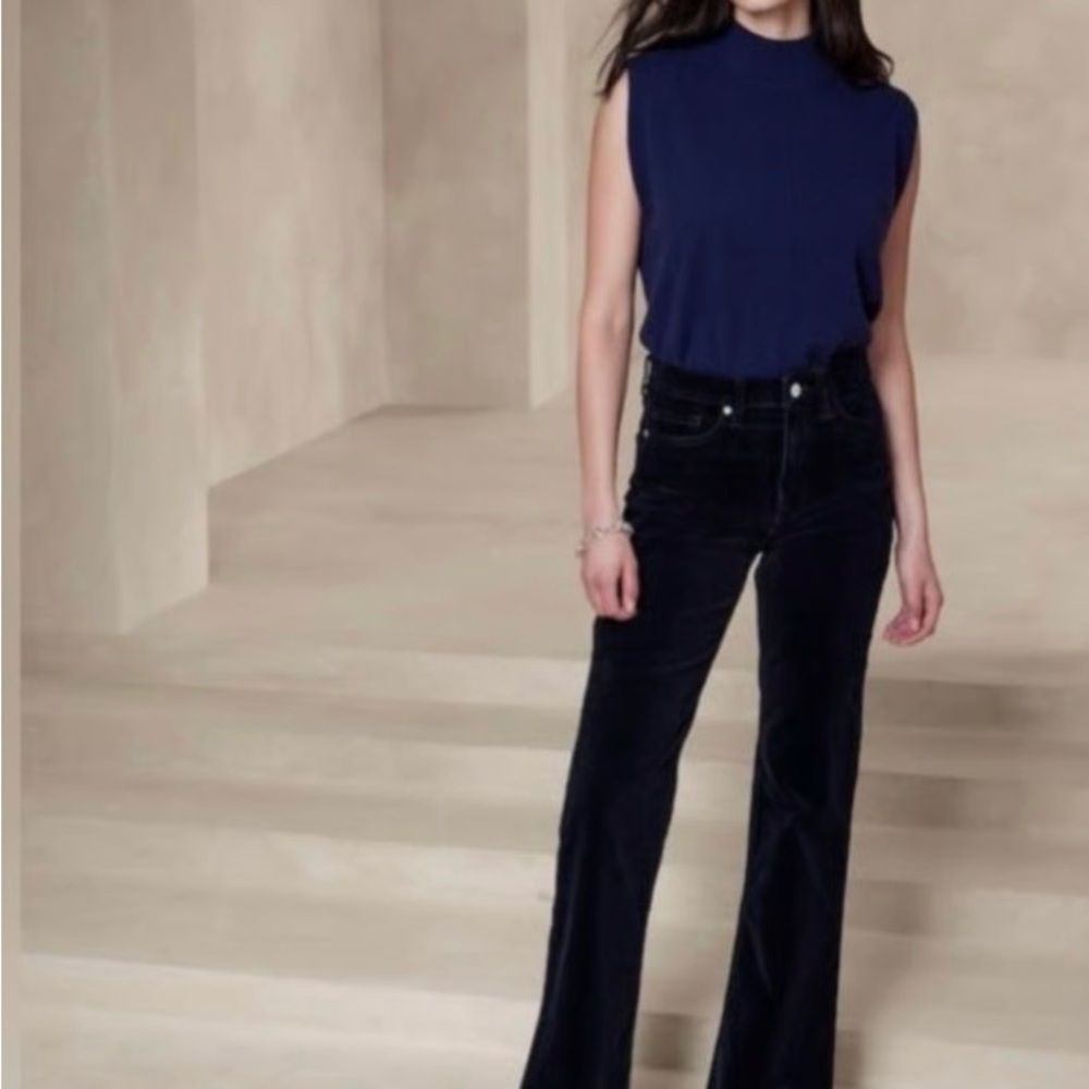Banana Republic Navy “The Relaxed Flare”Corduroy Pants